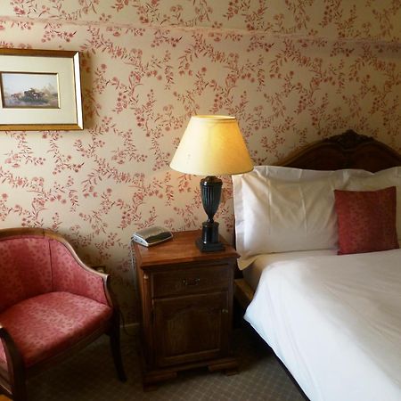 The Bear Hotel Девизес Стая снимка