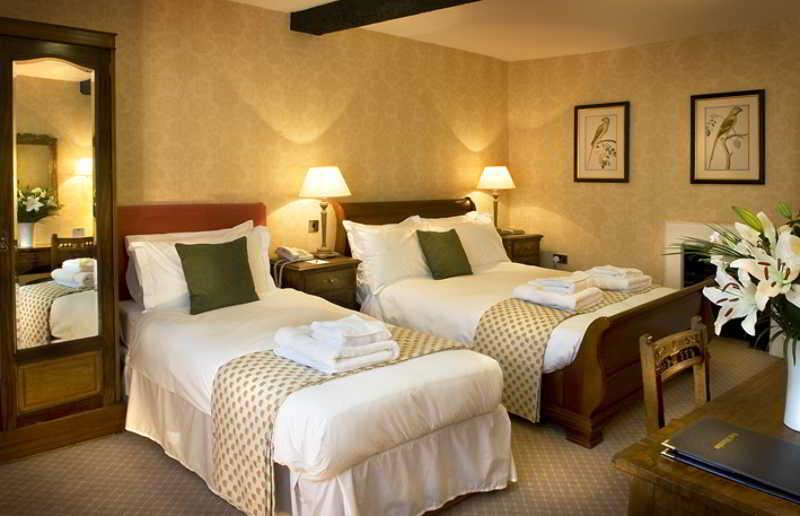 The Bear Hotel Девизес Екстериор снимка