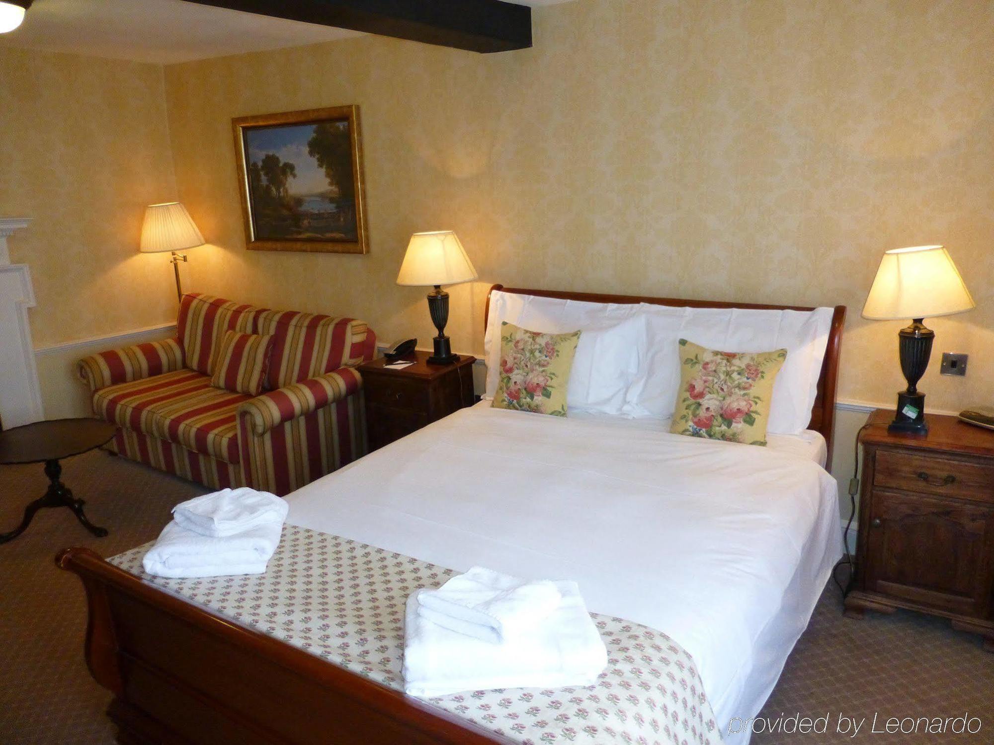 The Bear Hotel Девизес Екстериор снимка